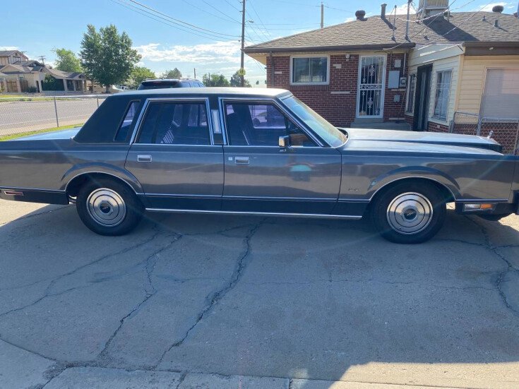 Thumbnail Photo undefined for 1984 Lincoln Town Car Signature